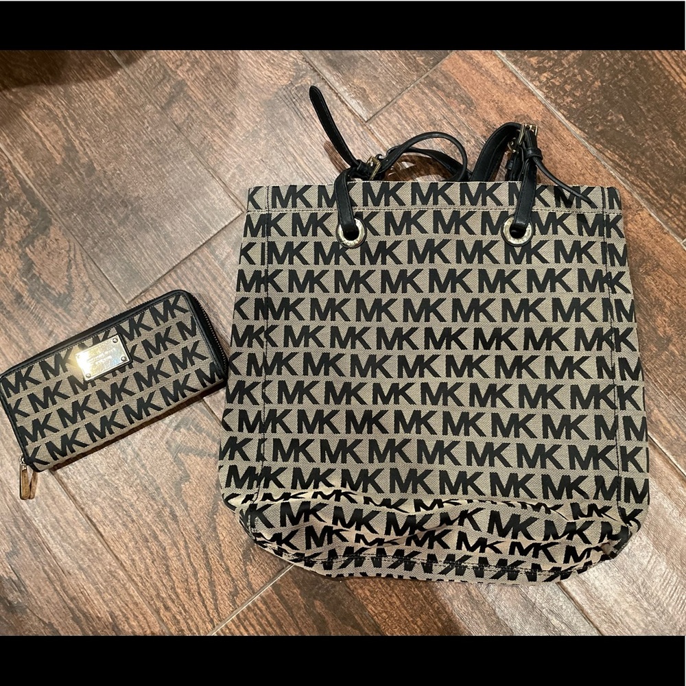 Michael Kors Tote and Wallet Combo